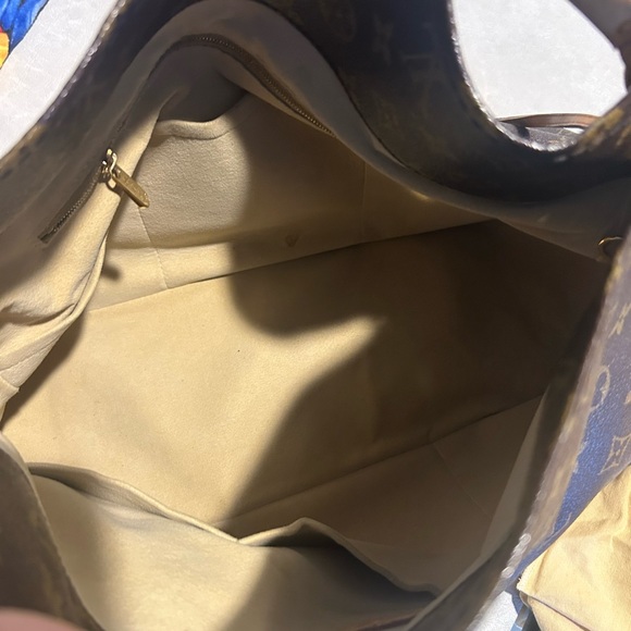 LV Artsy used only few times in pristine condition No Scratches No Stains - Picture 4 of 7